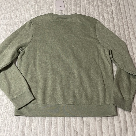 Nike Sweatshirt NWT | Size Large - Picture 4 of 4